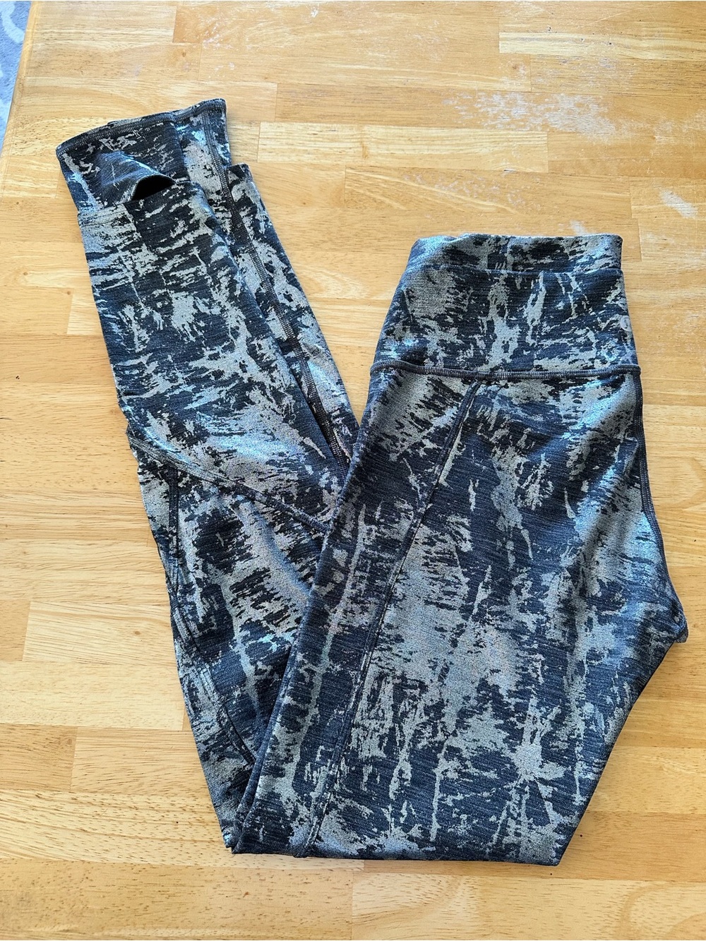 Lululemon leggings size 8